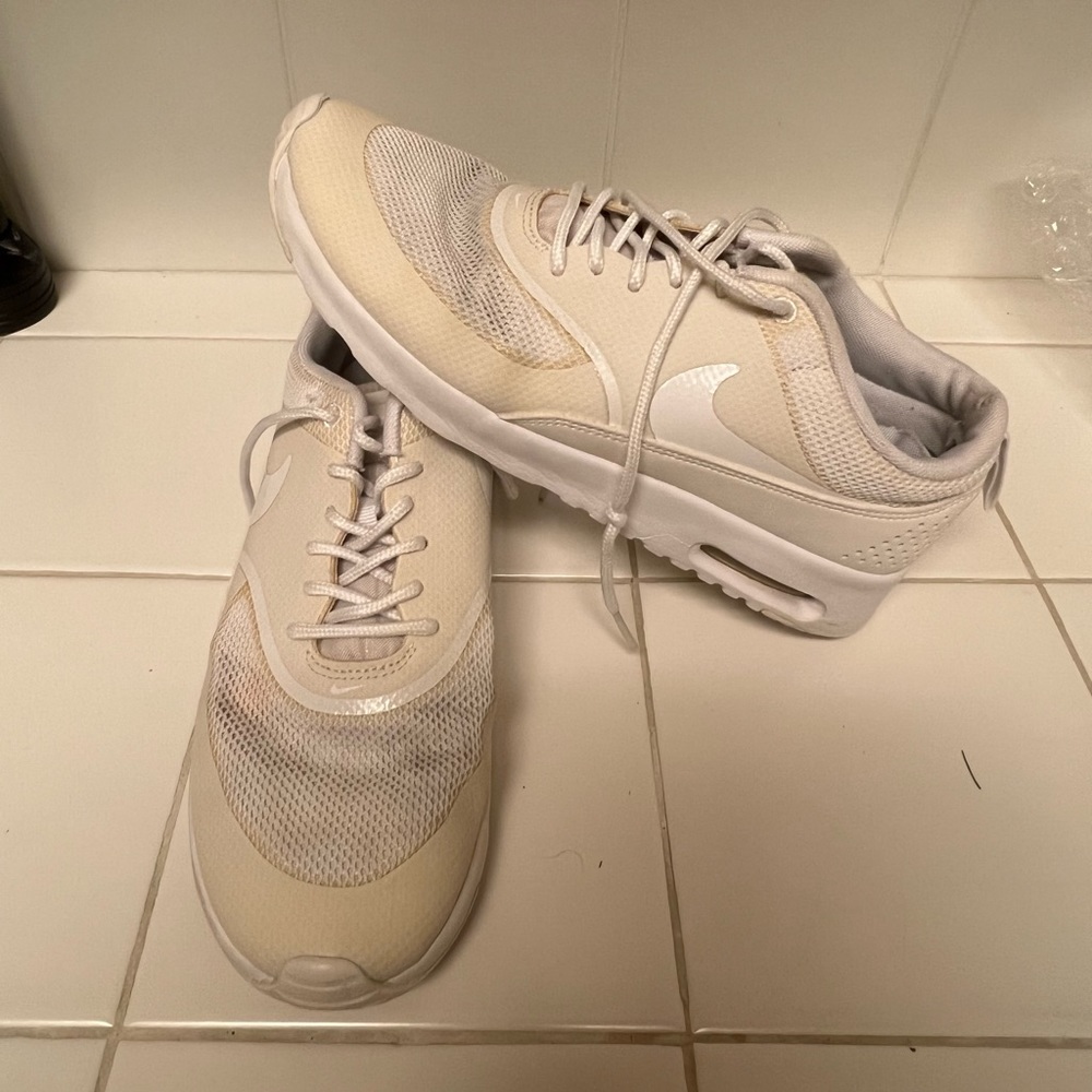 Nike white air maxs